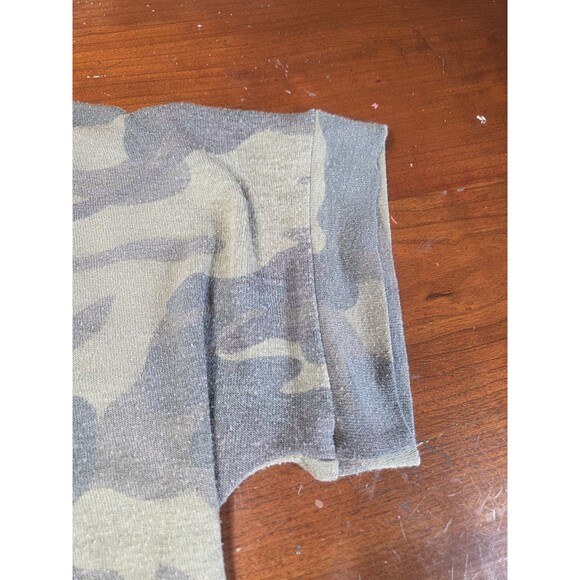 BomBom Top Womens Large Green Camo Camouflage V-Neck Short Sleeve Soft Knit USA - Picture 3 of 4